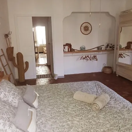 La Bringuette Bed & Breakfast